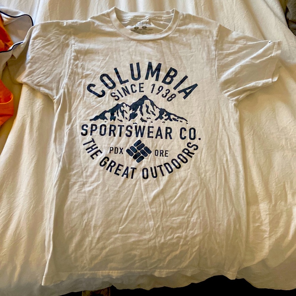 Columbia short sleeve t-shirt